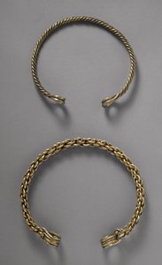 Anneaux de cou (torques) d